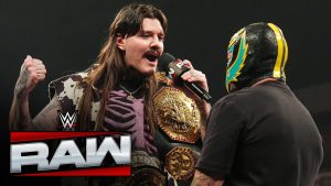 Rey Mysterio Shocks WWE RAW Crowd with Return to Confront Dominik Mysterio